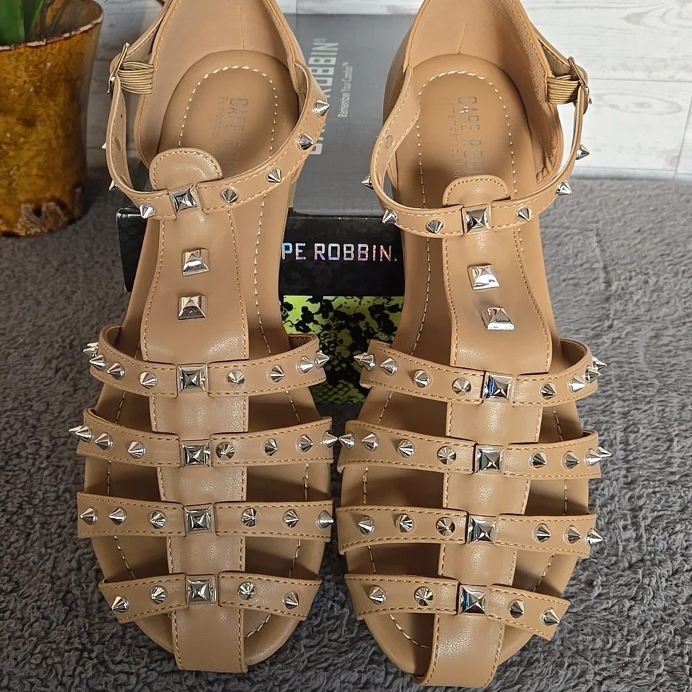 Cape Robbin Nude/Tan Studded Gladiator Sandals Sz9